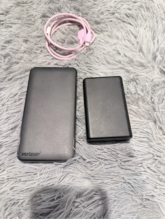 Verizon Other - Bundle of Portable Power Bank & a - Universal Mobile Charger